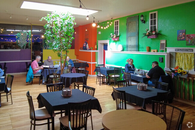 Elie’s Chinchorro dining area.