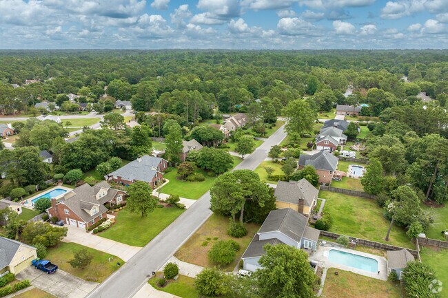 Most homes in Woodberry Forest feature in-ground swimming pools.