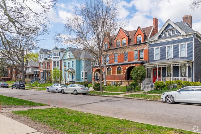 A row of very distinct historic homes in Summit-University