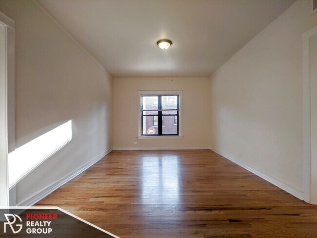 812 W Waveland Ave unit 825-N2, Chicago, IL 60613 - photo 2