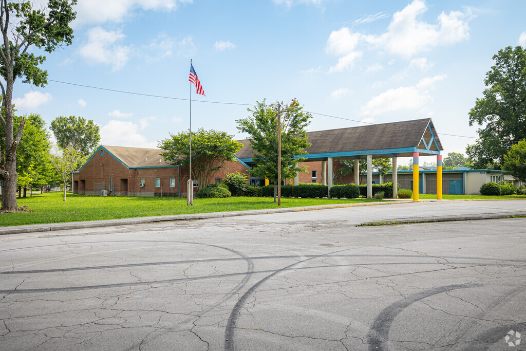 Expand your knowledge and wisdom at Woodmore Elementary School.