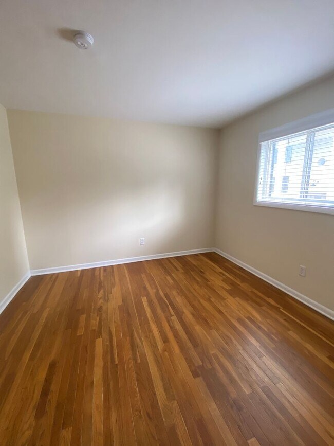 Broad Ripple Flats, Indianapolis, IN 46220 - photo 3