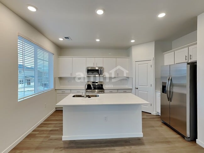 6620 S Newbern St, Aurora, CO 80016 - photo 4