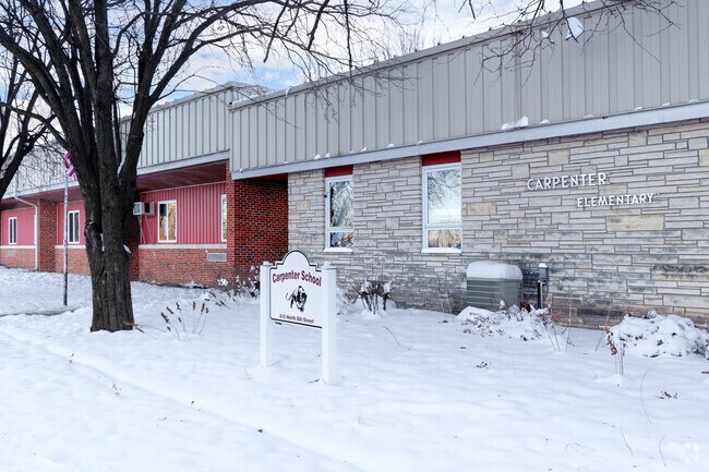 Carpenter Elementary in Monticello serves grades two through four with a B rating.