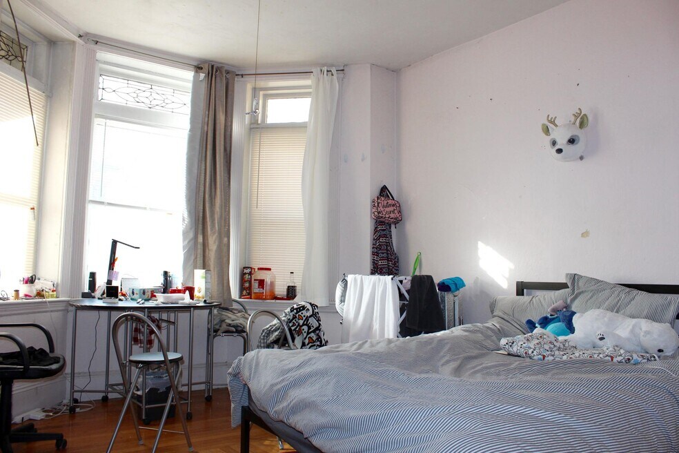 916 Beacon St unit 6, Boston, MA 02215 - photo 1