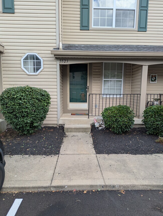 5523 Valencia Park Blvd, Hilliard, OH 43026