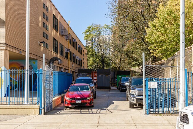 PS 288 Shirley Tanyhill is located in the Coney Island neighborhood in Brooklyn, NY.