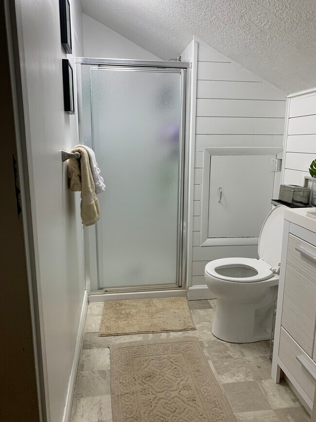 Upstairs Master Bathroom