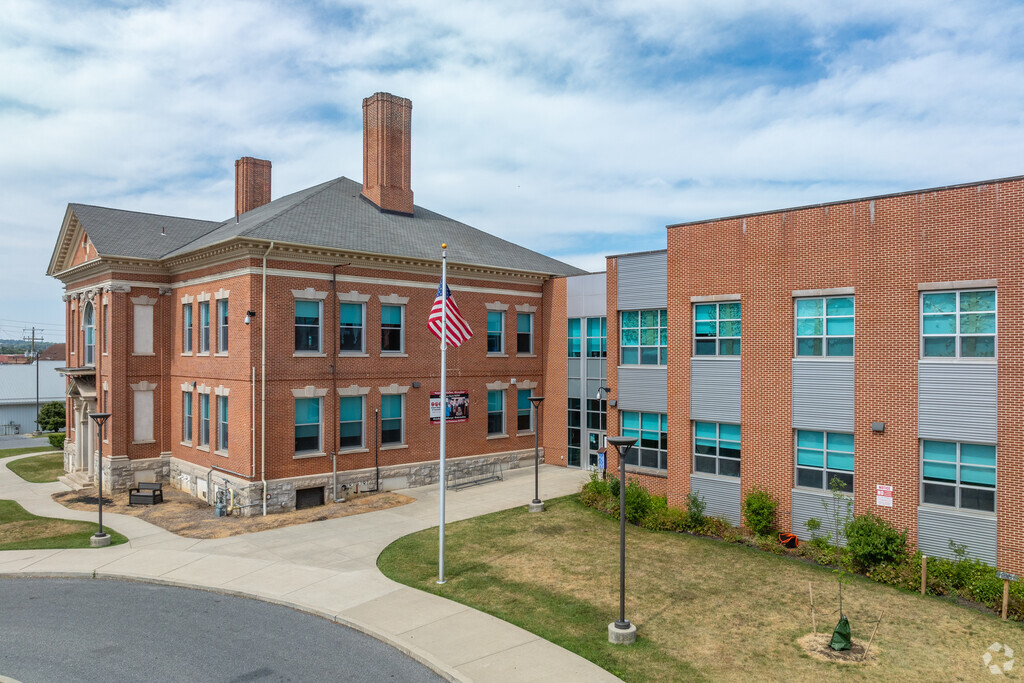 Thomas Wharton Elementary School received an overall grade of C+ from Niche.