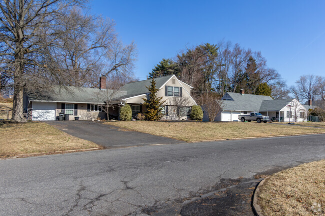 Red Rose Gate is a well kept and neat community in the Levittown area.