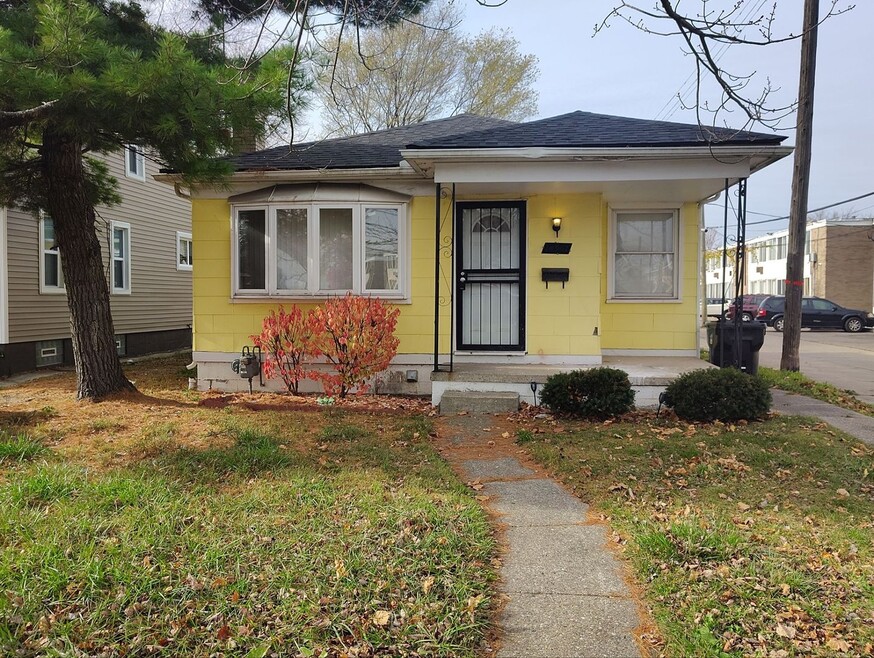 Freshly Renovated Single Family Home In De...