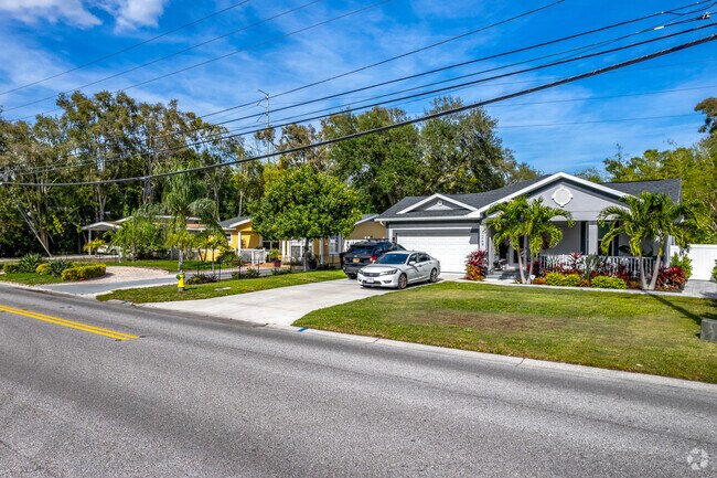 Bungalows and ranch-style homes fill Saint Petersburg's Azalea neighborhood.