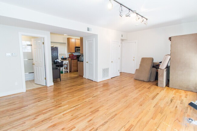 927 W Sunnyside Ave unit 9273S, Chicago, IL 60640 - photo 6