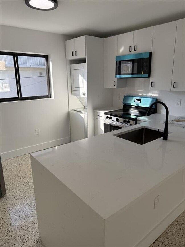 634 SW 2ND, Miami, FL 33130 - photo 2