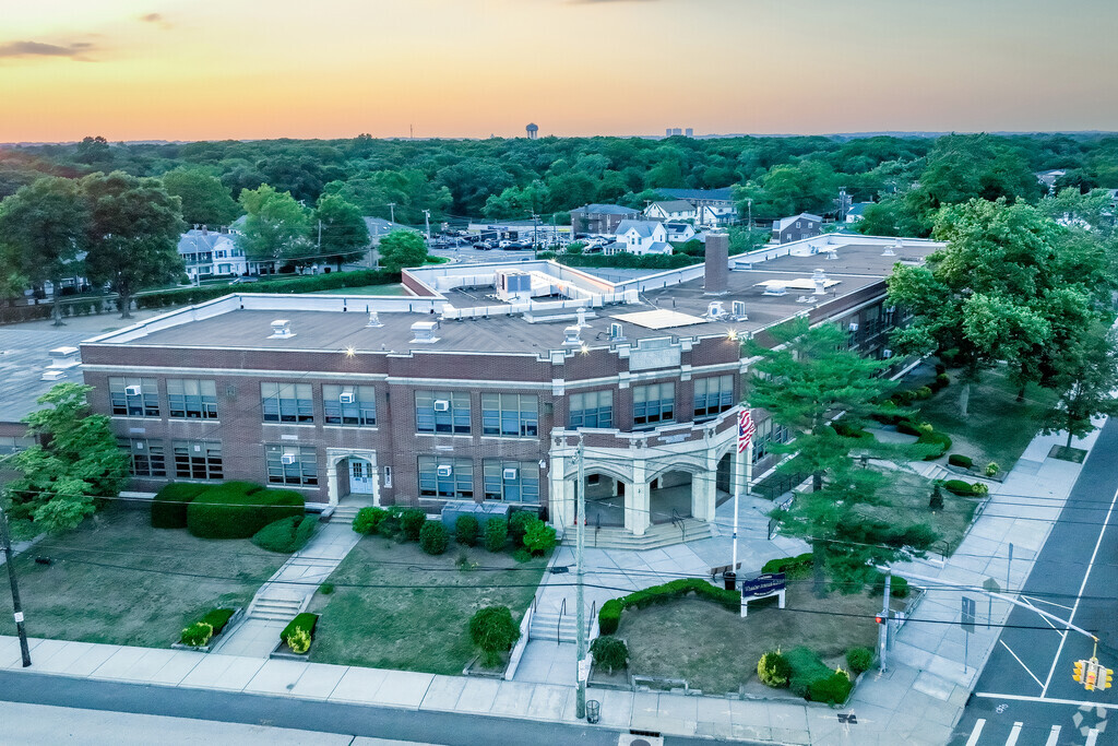 Welcome to Wheeler Avenue School, located in Valley Stream.