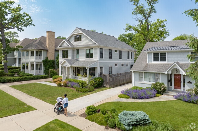 No two homes in Lake Bluff are quite the same, with styles ranging from Cape Cods to Colonials.