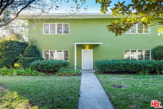 5420 Village Green, Los Angeles, CA 90016 - photo 2