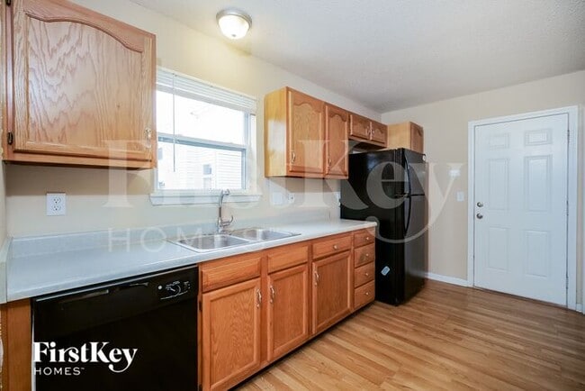 220 Woodstream Ct, Greenfield, IN 46140 - photo 7