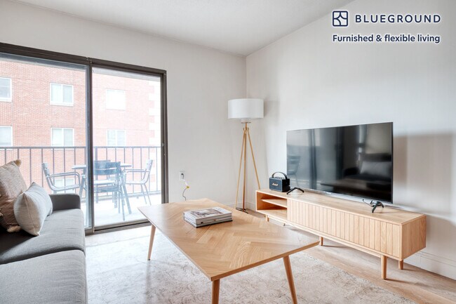 270 Babcock St unit FL1-ID823, Boston, MA 02215 - photo 2