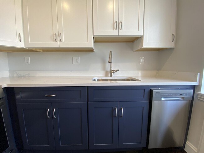 Cambridge Court unit R5B, Cambridge, MA 02139 - photo 5