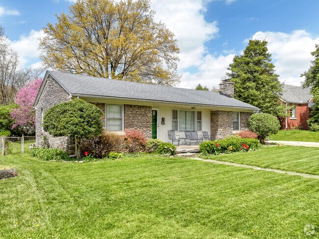Many ranch homes in Picadome have cottage architectural features.