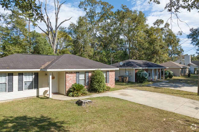 Most homes in Woodlawn are ranch-style homes built between 1960 and 1980.