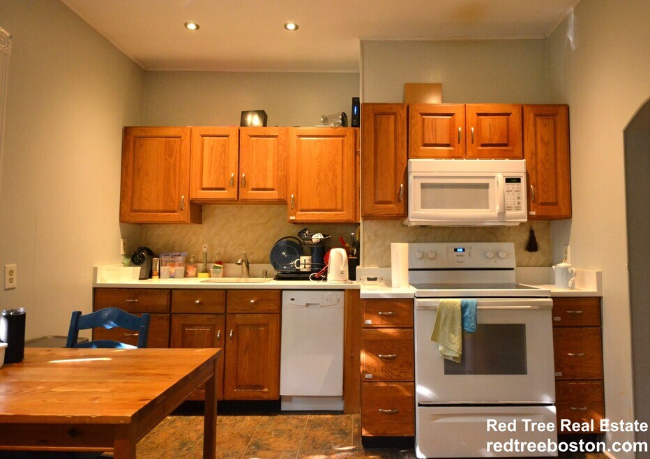 12 Bennett St unit 2, Brighton, MA 02135 - photo 1