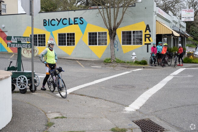 Downtown Forestville and their shops are visited regulary by cyclists traveling from Santa Rosa.