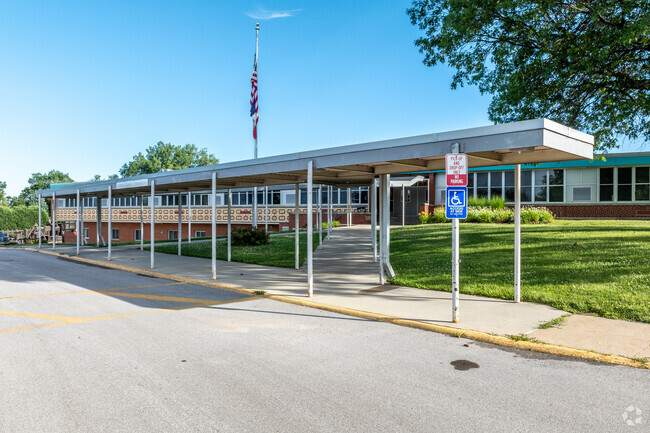 Guthrie Center Elementary School features a covered entryway for easy drop-off and pick-up.