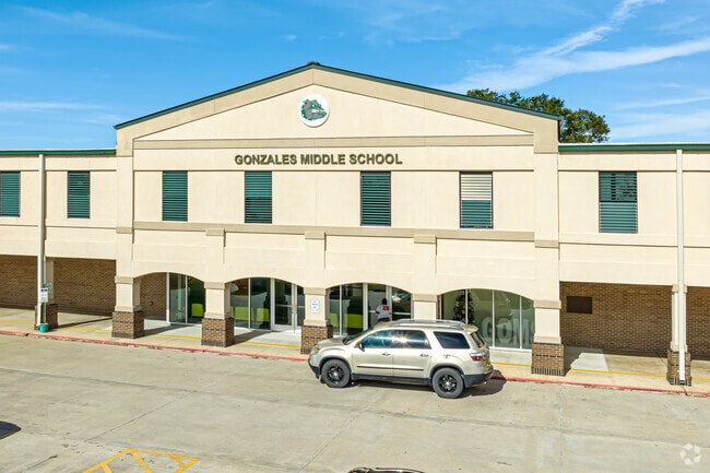 Gonzales Middle School has a B rating from Niche.