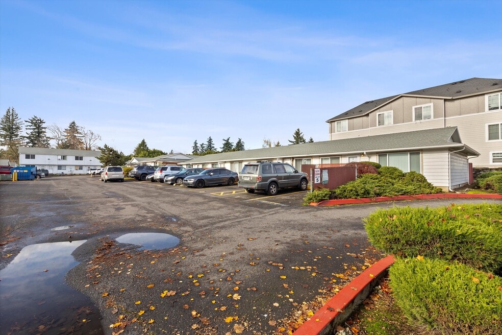 Lincoln Court, Portland, OR 97233 - photo 1