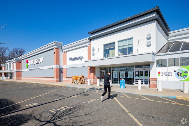 Stop & Shop is conveniently situated off 425 Portion Road in Lake Ronkonkoma.