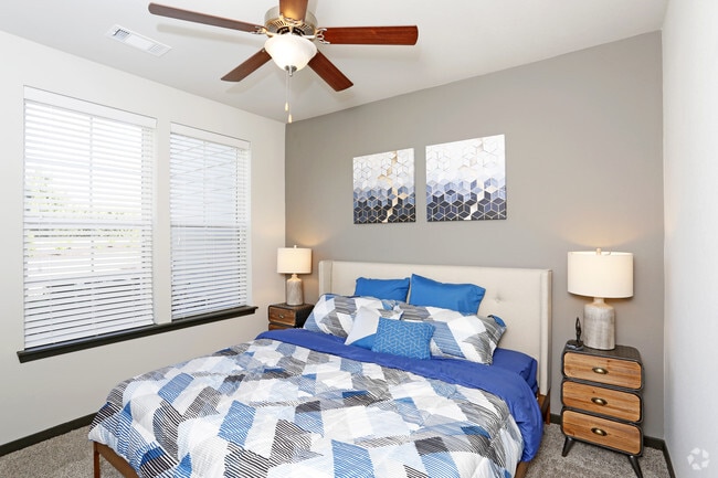 2BR,2BA,1088SF - Grand Courtyard