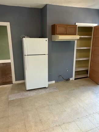 30 Jefferson Ave Unit 2, Pawtucket, RI 02860