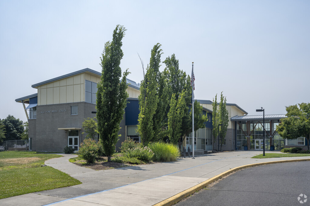 Eagle Pointe middle school is a wonderful place to learn.