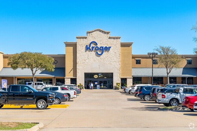 Highland Oaks residents enjoy convenient grocery shopping at the local Kroger grocery store.