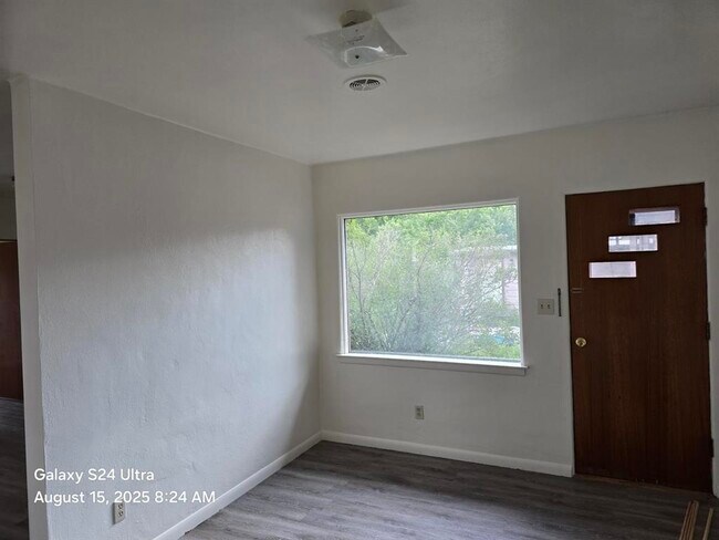 1634 King St unit Main House, Sidney, NE 69162 - photo 2