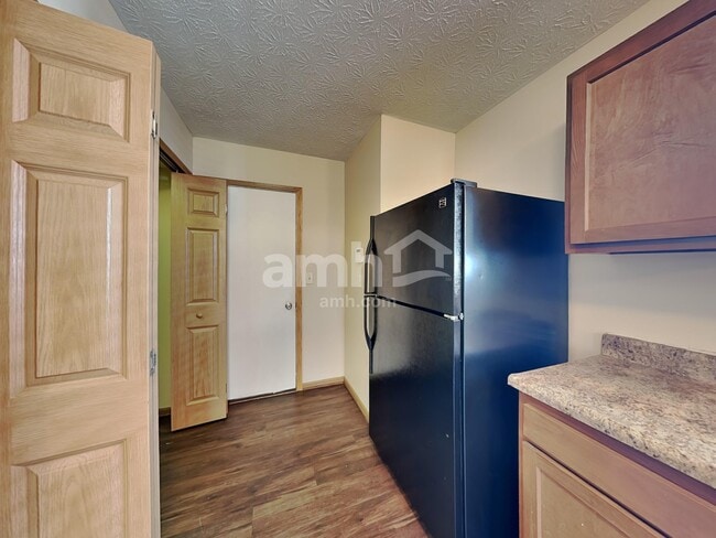 2572 Edencreek Ln, Columbus, OH 43207 - photo 4