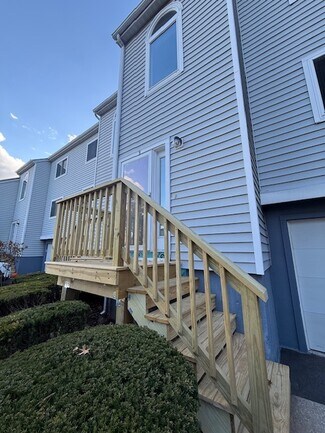 9 Brentmore Dr, Cromwell, CT 06416