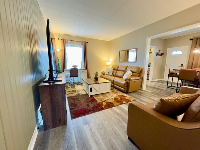 922 W Broadway St unit 1, Bradley, IL 60915 - photo 3