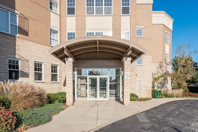 10900 W Bluemound Rd unit 113, Milwaukee, WI 53226 - photo 2