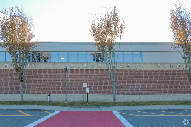 Veterans Memorial Elementary serves the community of Saugus.