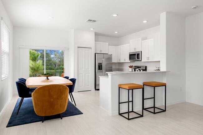 16605 Ancient Mariner Ln, Wimauma, FL 33598 - photo 4