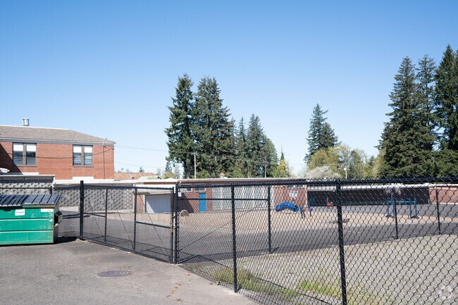 Sandy Grade School 07