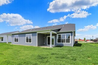 1639 Clover Crossing Dr, Greenfield, IN 46140