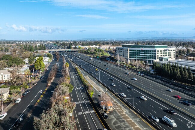 Discover convenient commutes and scenic routes on I-680 thru Larkey Park.