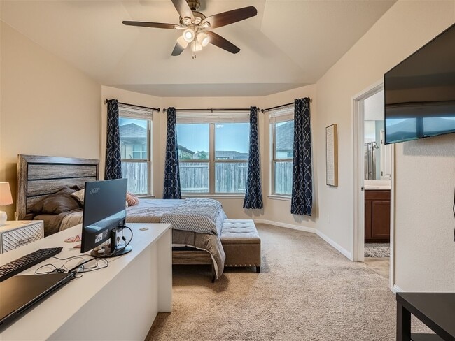 19212 Scoria Dr, Pflugerville, TX 78660 - photo 2