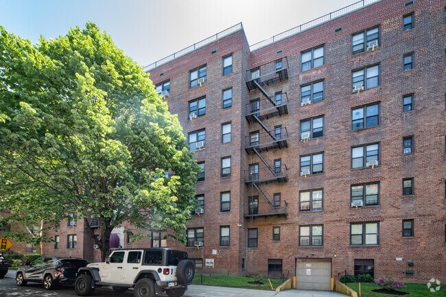 About 105-07 66th Rd, Forest Hills NY | HOAs, Reviews