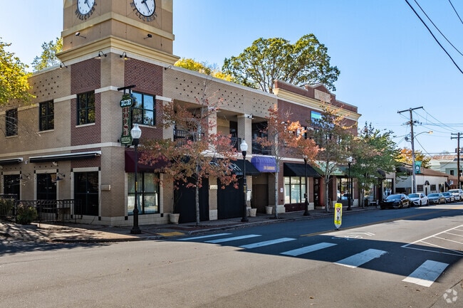 Kemari is one of the locally owned eateries along Kavanaugh Blvd.