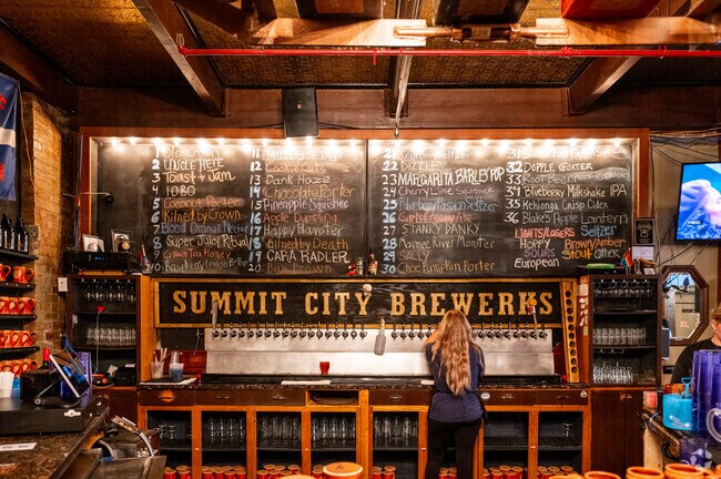 Fort Waynes Summit City Brewerks has an incredible selection of beer on tap.
